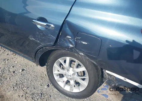 2015 Nissan Versa 1.6 Sv z USA, uszkodzony, nr VIN 3N1CN7AP2FL950460